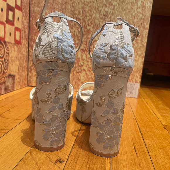 Bella Belle Catarina Blue & Silver Jacquard Platform Sandals, US Size 7 - Picture 4 of 10